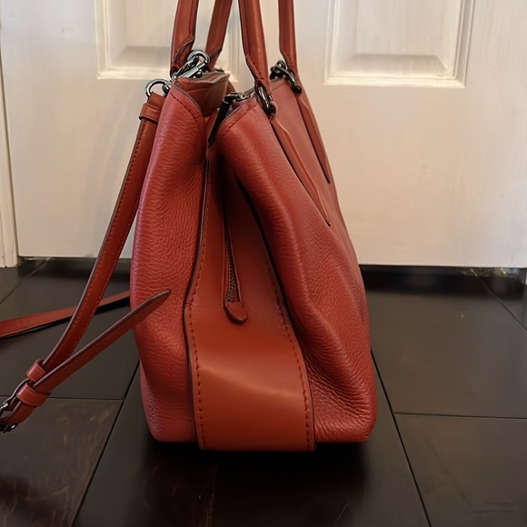 Coach bag like new condition - Picture 4 of 16
